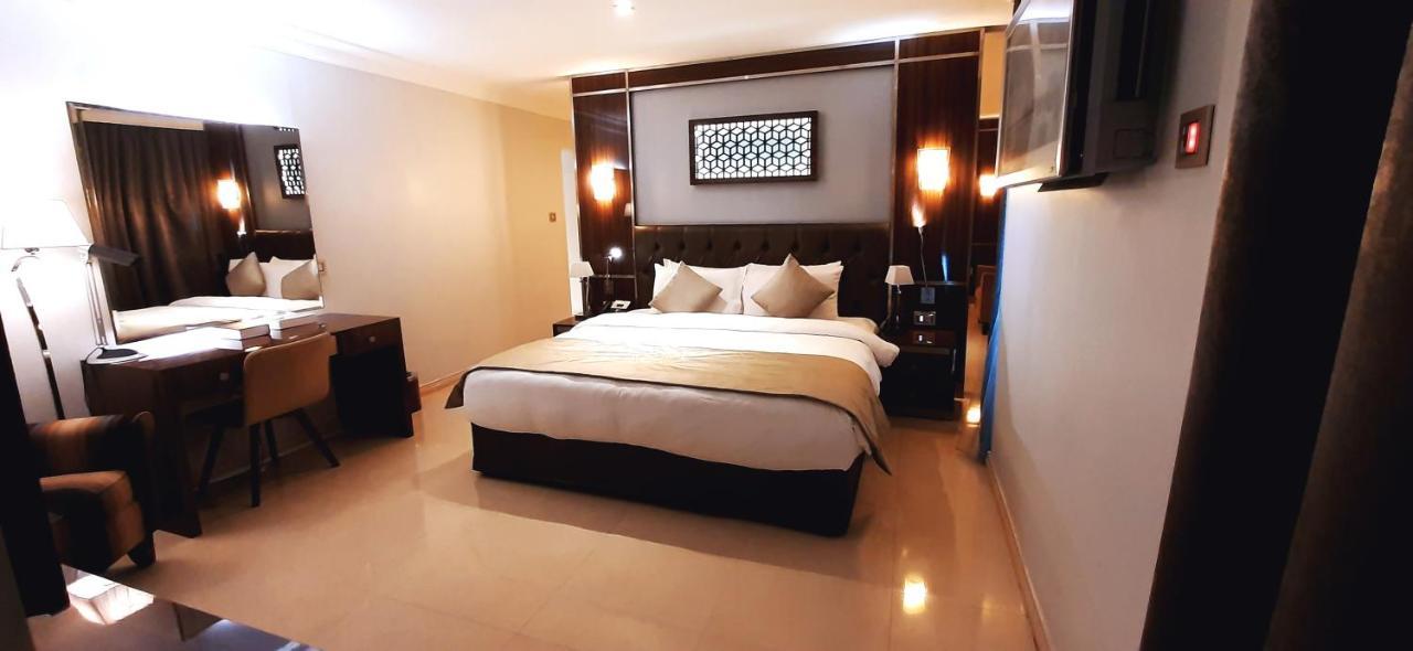 Tio Sea Resort Al Khor Exteriör bild A bedroom at the hotel