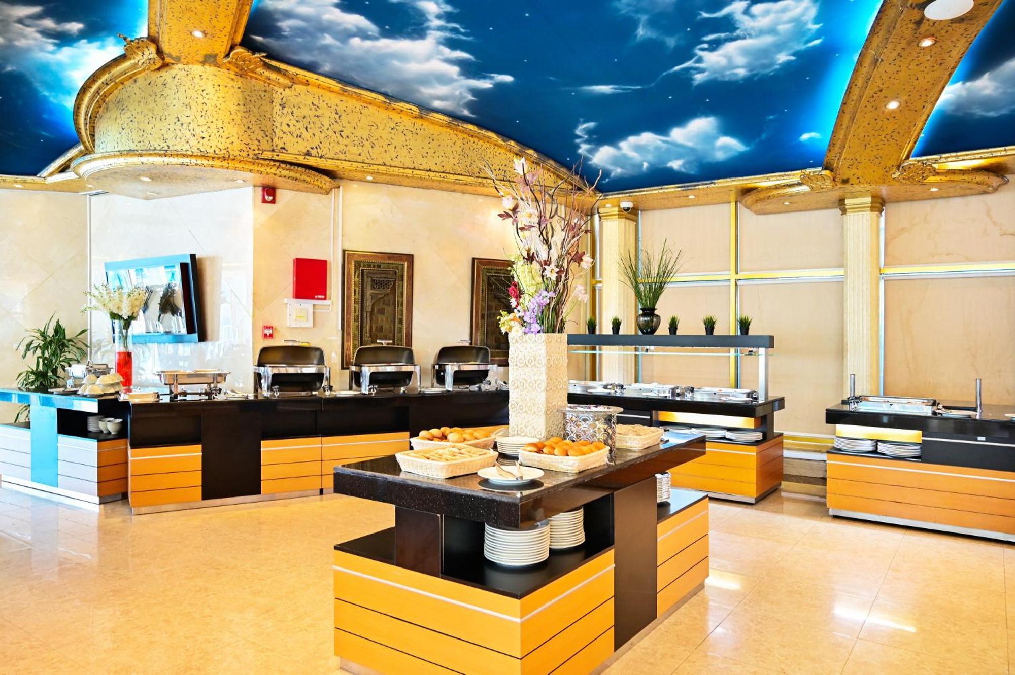 Tio Sea Resort Al Khor Exteriör bild The restaurant