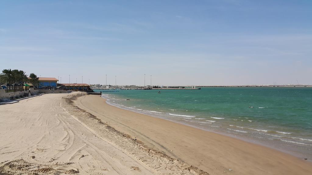 Tio Sea Resort Al Khor Exteriör bild Al Khor Beach