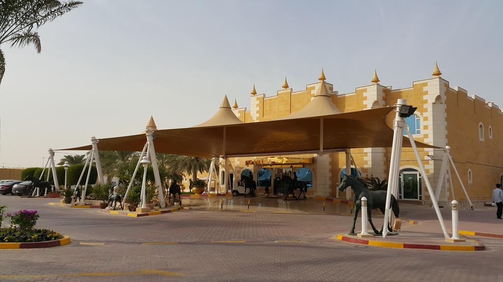 Tio Sea Resort Al Khor Exteriör bild Al-Shaqraa International Airport