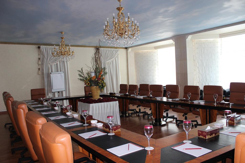 Tio Sea Resort Al Khor Exteriör bild The conference room