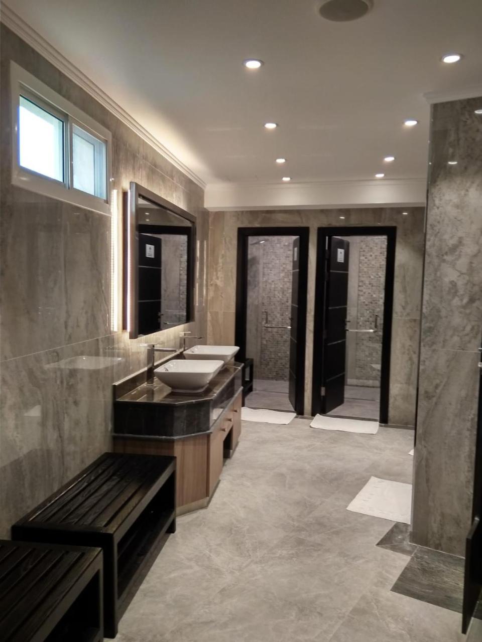 Tio Sea Resort Al Khor Exteriör bild Bathroom