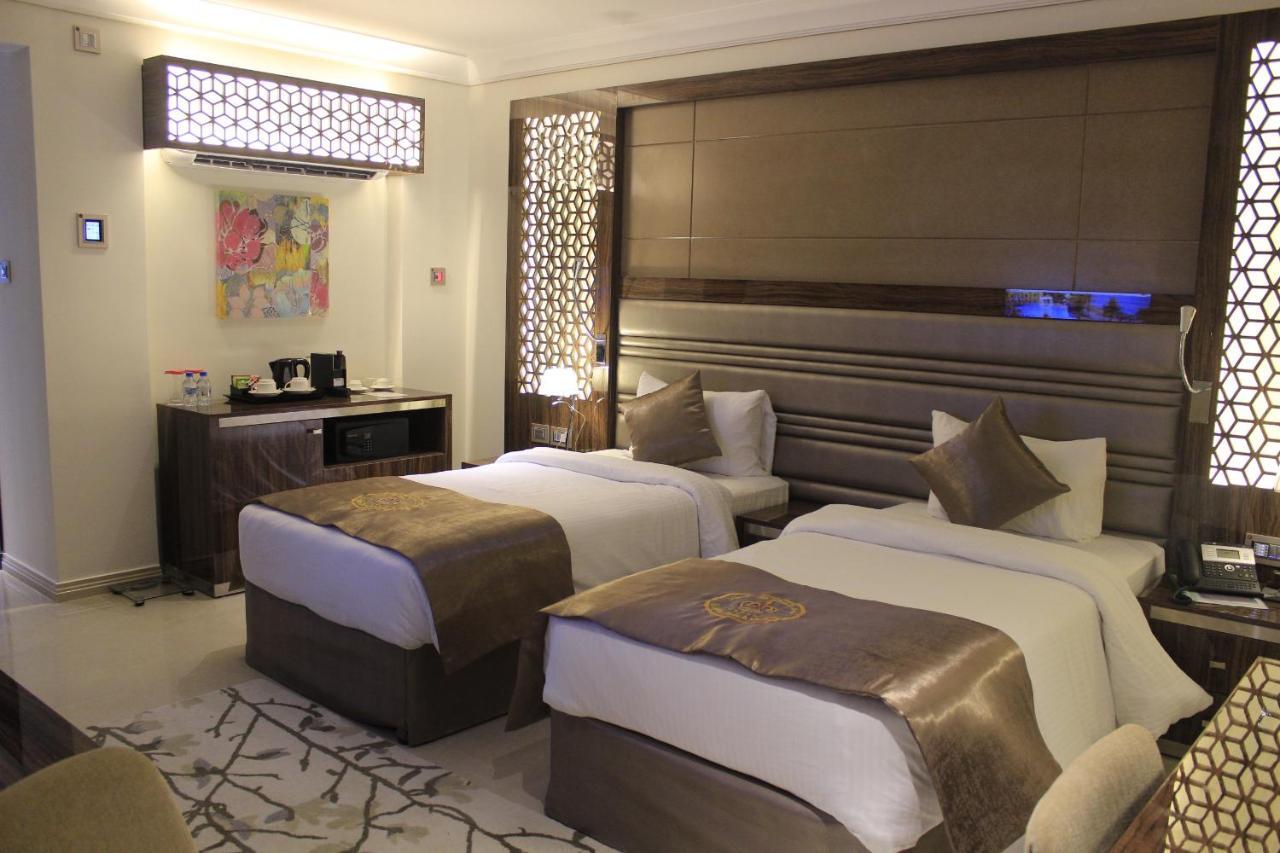 Tio Sea Resort Al Khor Exteriör bild A room at the hotel